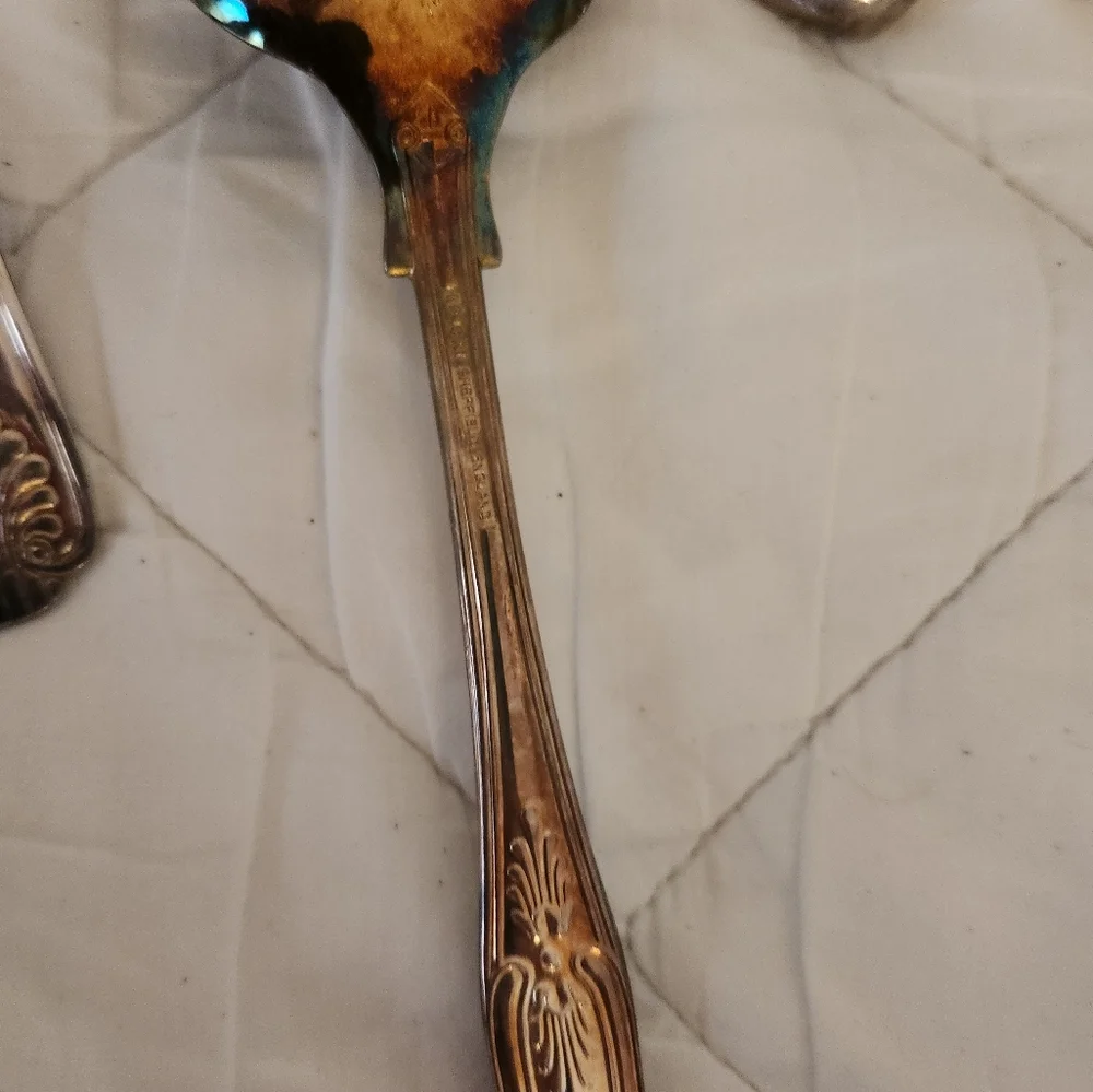 Antique 43 piece International E.P Korea shell pattern silverware set. - Picture 13 of 16